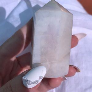 White Crystal Point Tower - Polished Decorative Stone